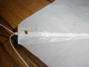 parachute en plastique fin