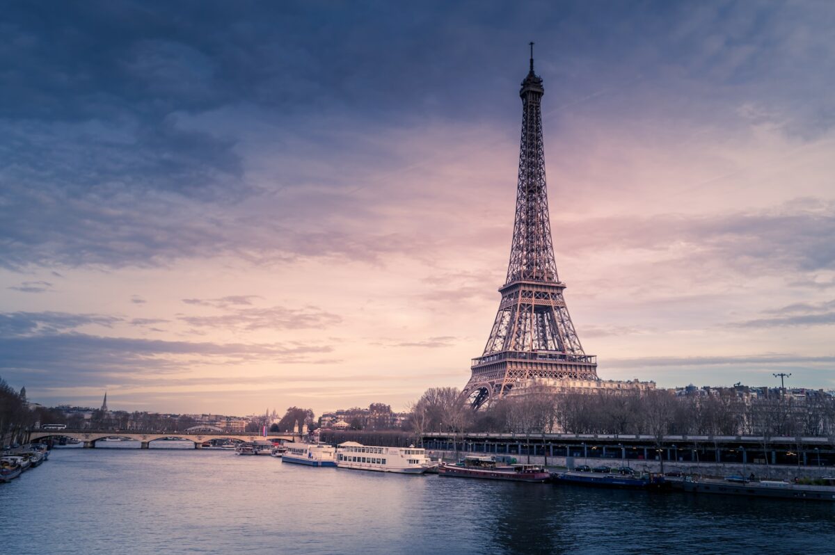 Tour Eiffel, Paris France, podiatre à proximité